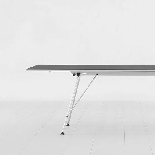 Internal Page: uni folding table