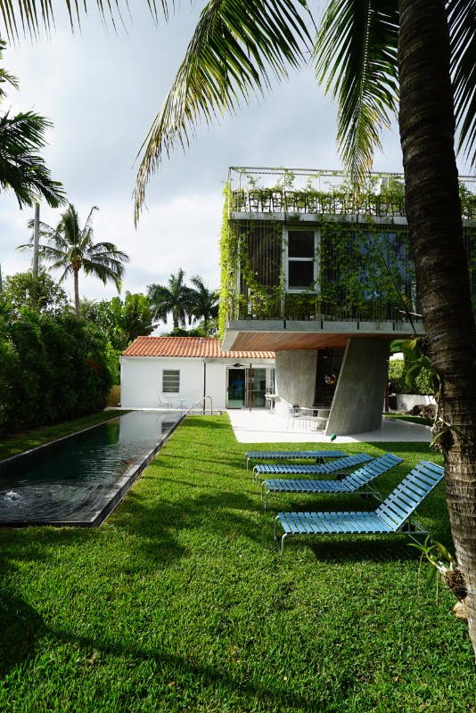 Zoom: Sun Path House, Miami Beach designed by Studio Christian Wassmann