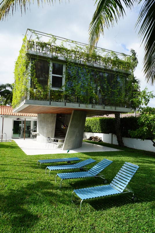 Zoom: Sun Path House, Miami Beach designed by Studio Christian Wassmann